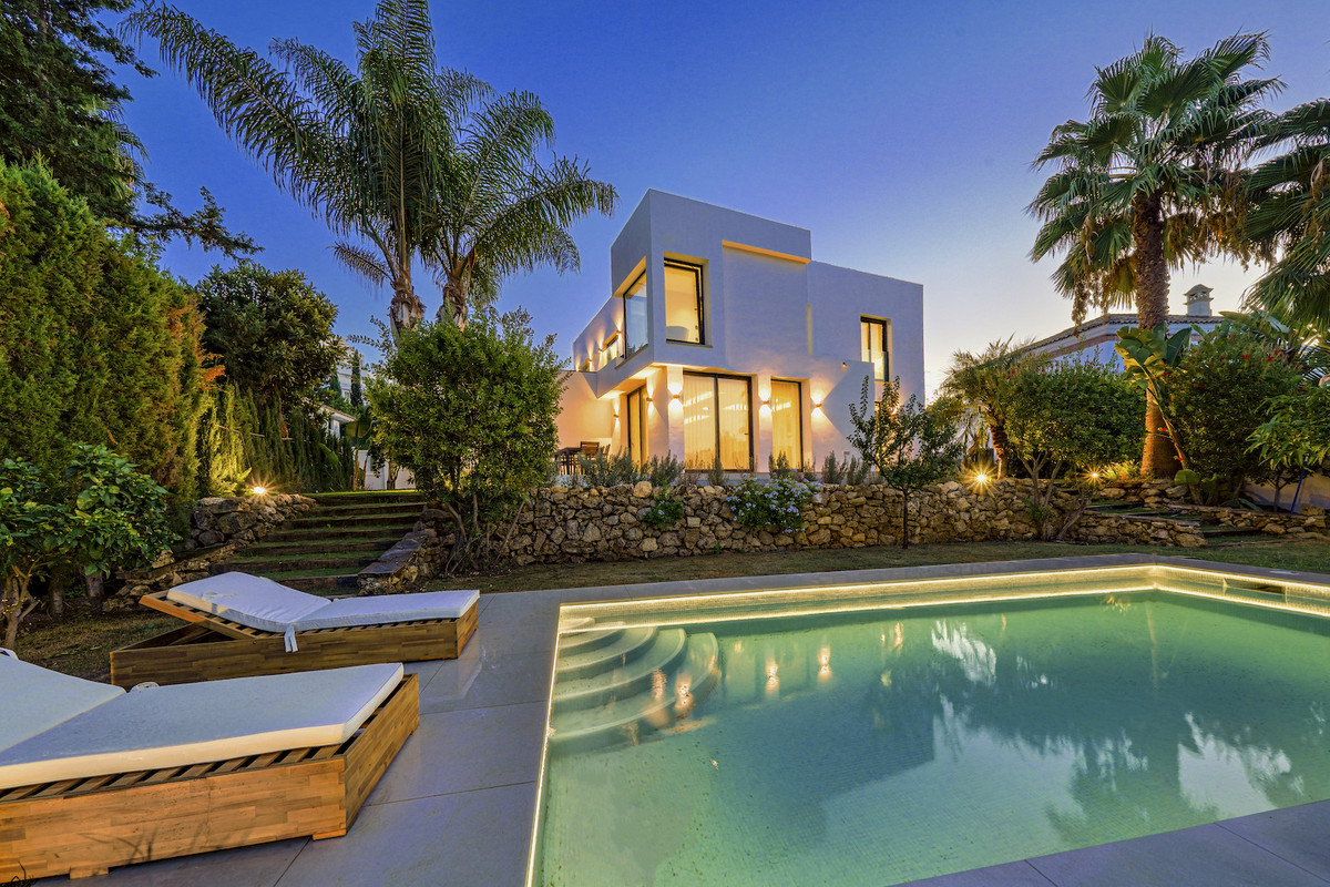Se vende Villa - Chalet de 5 dormitorios en Costa Del Sol, Málaga, España