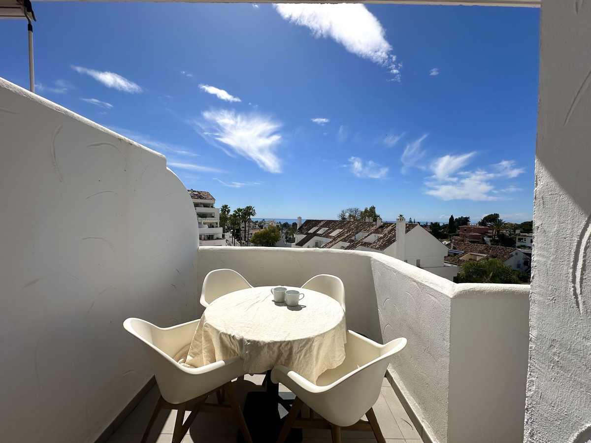 2 Bed Apartment for sale in Nueva Andalucía Costa Del Sol, Málaga, Spain
