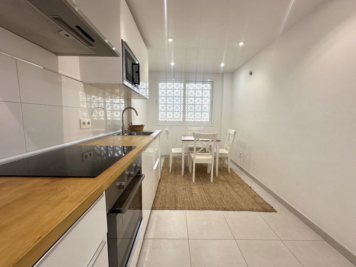 2 Bed Apartment for sale in Nueva Andalucía Costa Del Sol, Málaga, Spain