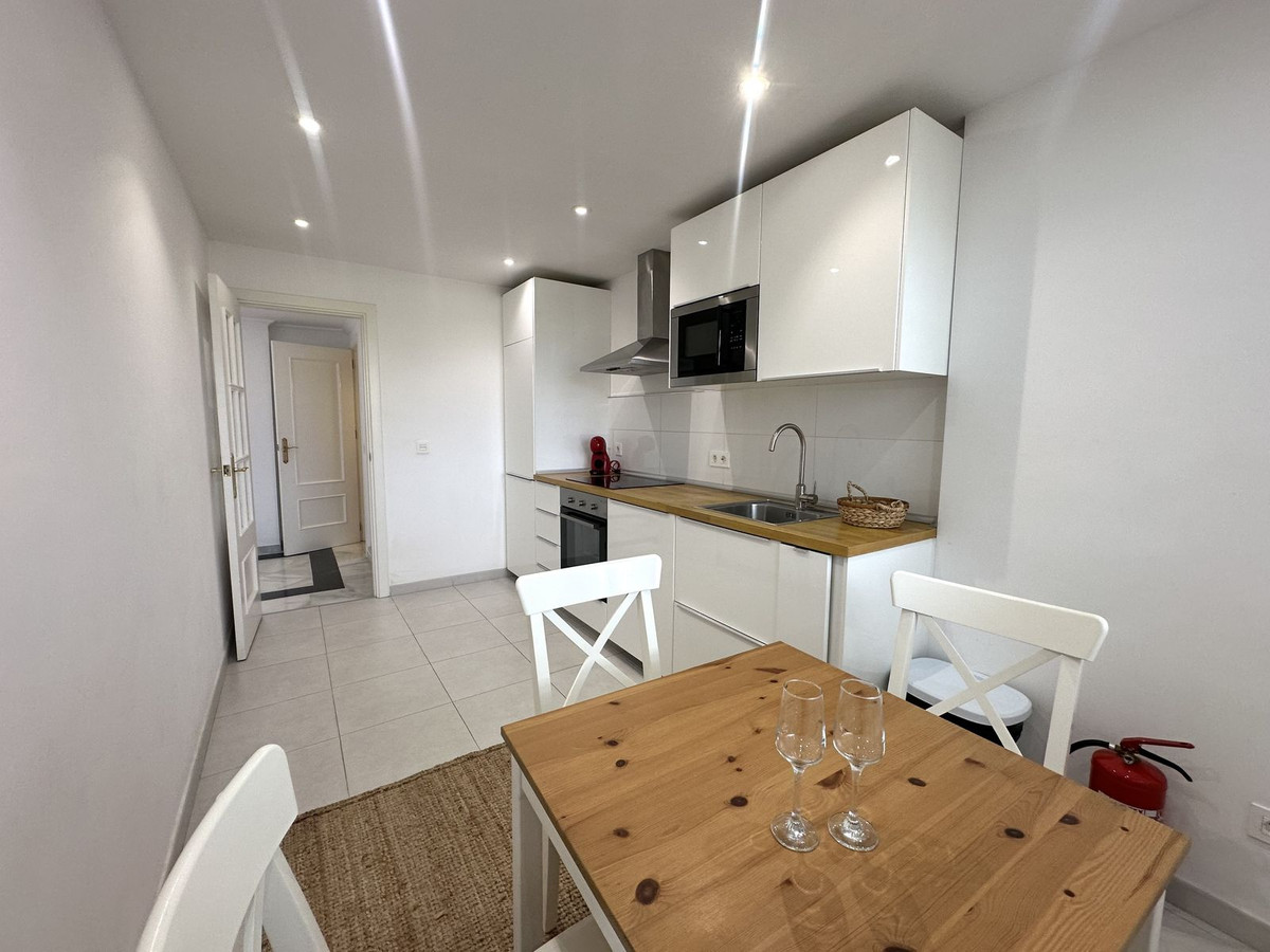 2 Bed Apartment for sale in Nueva Andalucía Costa Del Sol, Málaga, Spain