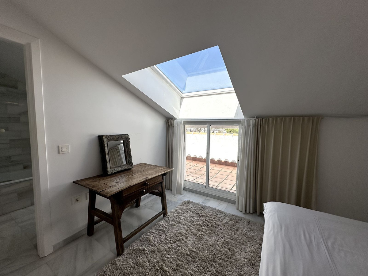 2 Bed Apartment for sale in Nueva Andalucía Costa Del Sol, Málaga, Spain