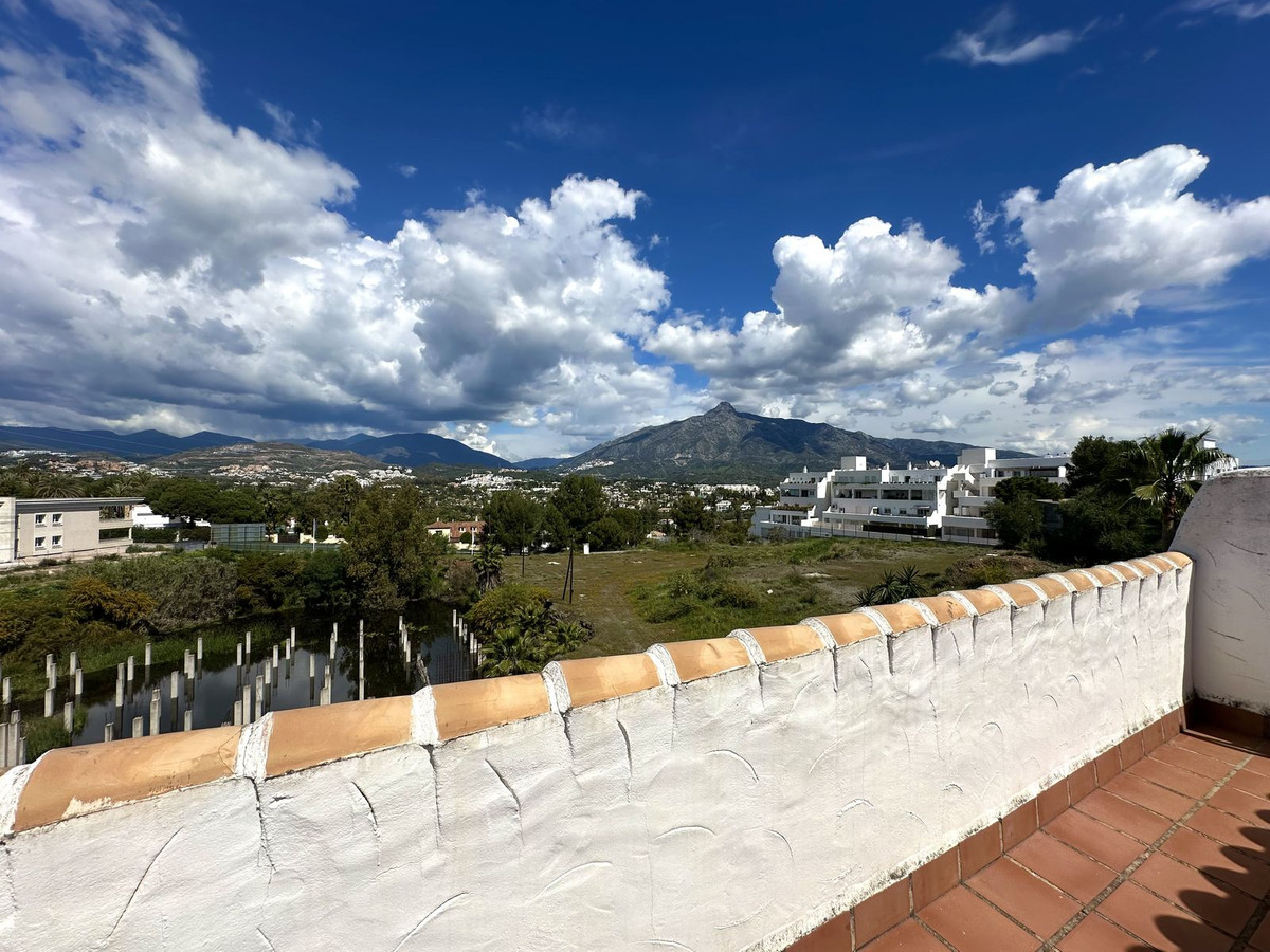 2 Bed Apartment for sale in Nueva Andalucía Costa Del Sol, Málaga, Spain