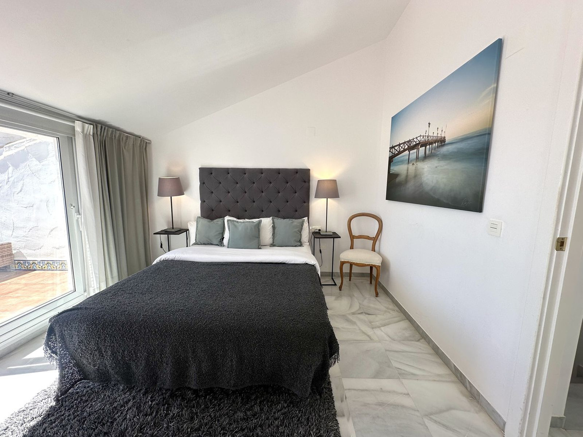 2 Bed Apartment for sale in Nueva Andalucía Costa Del Sol, Málaga, Spain
