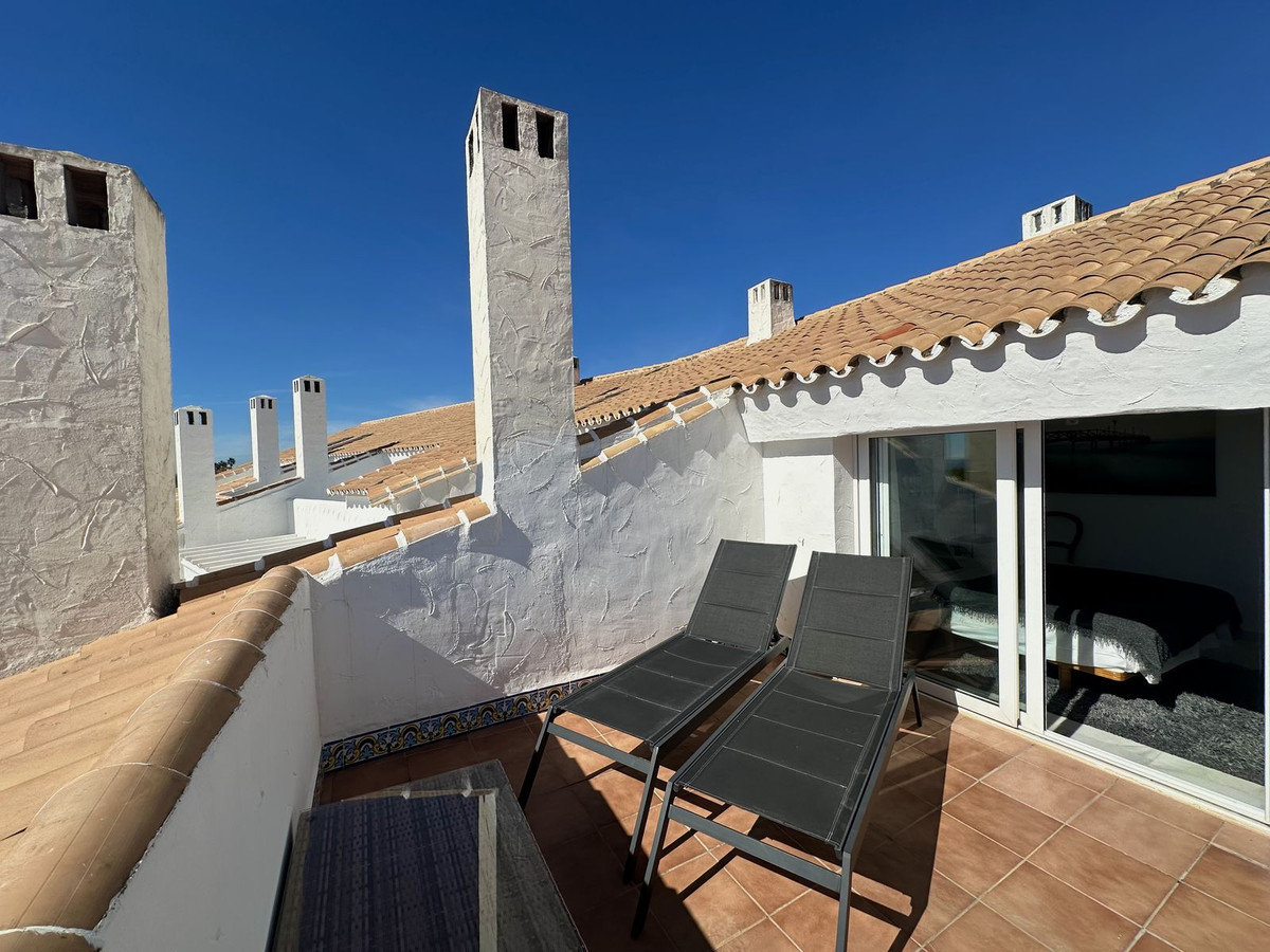 2 Bed Apartment for sale in Nueva Andalucía Costa Del Sol, Málaga, Spain