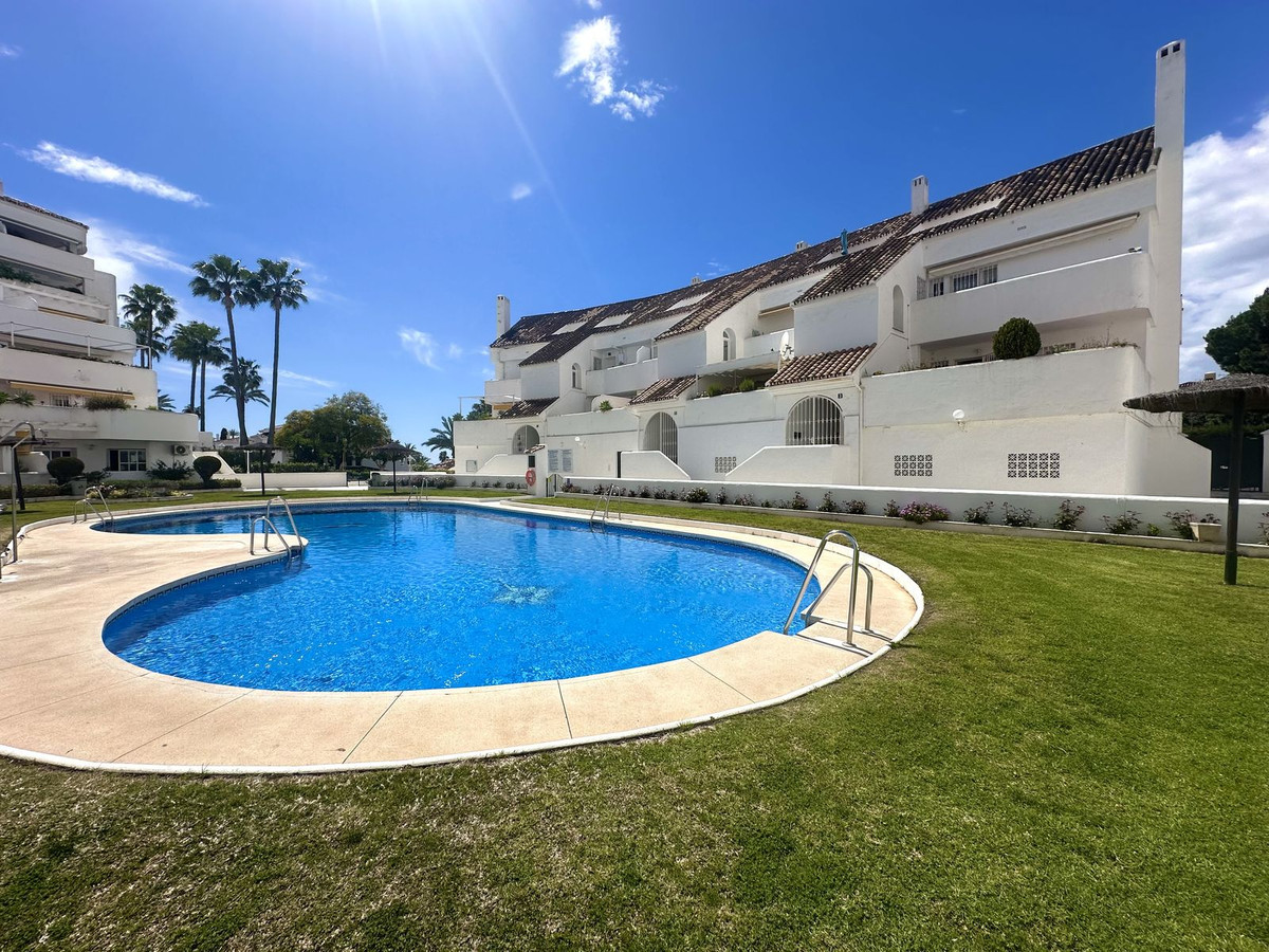 2 Bed Apartment for sale in Nueva Andalucía Costa Del Sol, Málaga, Spain
