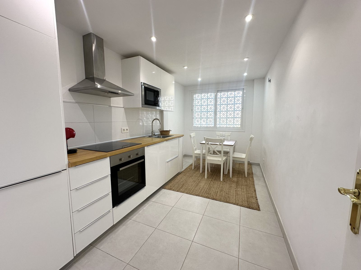 2 Bed Apartment for sale in Nueva Andalucía Costa Del Sol, Málaga, Spain