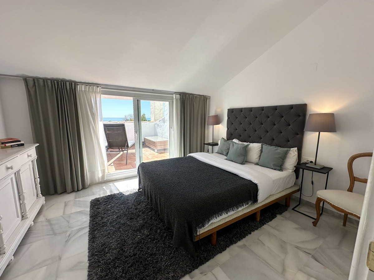 2 Bed Apartment for sale in Nueva Andalucía Costa Del Sol, Málaga, Spain