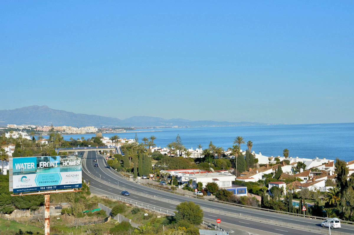 2 Bed Apartment for sale in Estepona Costa Del Sol, Málaga, Spain