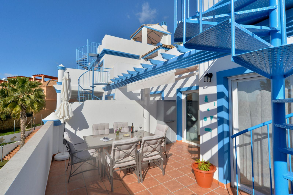 2 Bed Apartment for sale in Estepona Costa Del Sol, Málaga, Spain