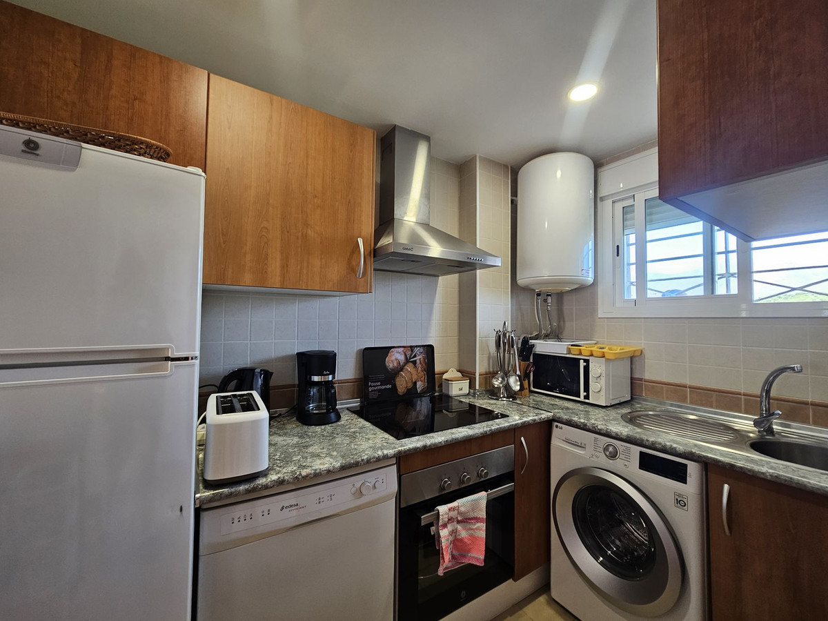 2 Bed Apartment for sale in Estepona Costa Del Sol, Málaga, Spain