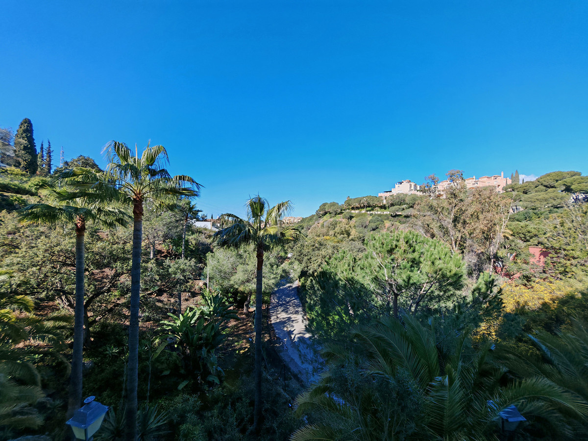 2 Bed Apartment for sale in Elviria Costa Del Sol, Málaga, Spain