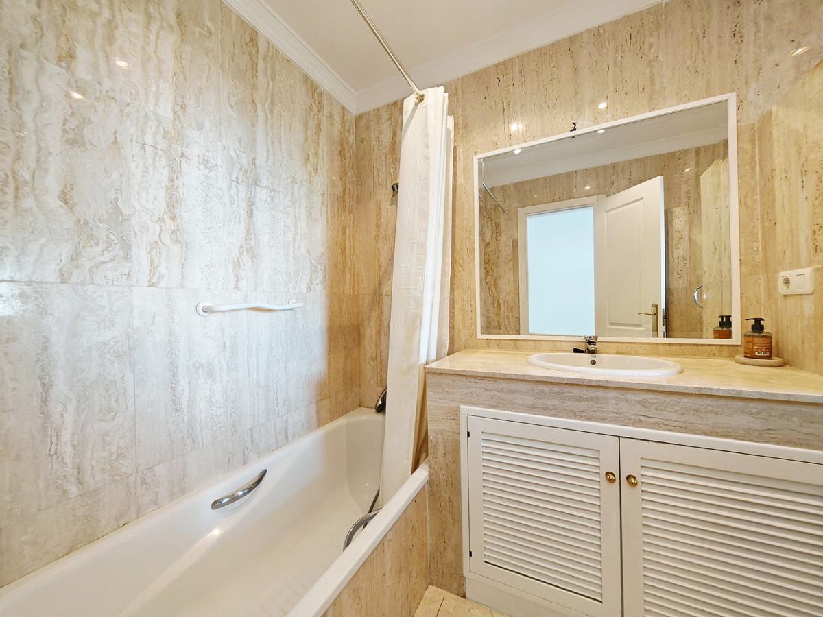 2 Bed Apartment for sale in Elviria Costa Del Sol, Málaga, Spain