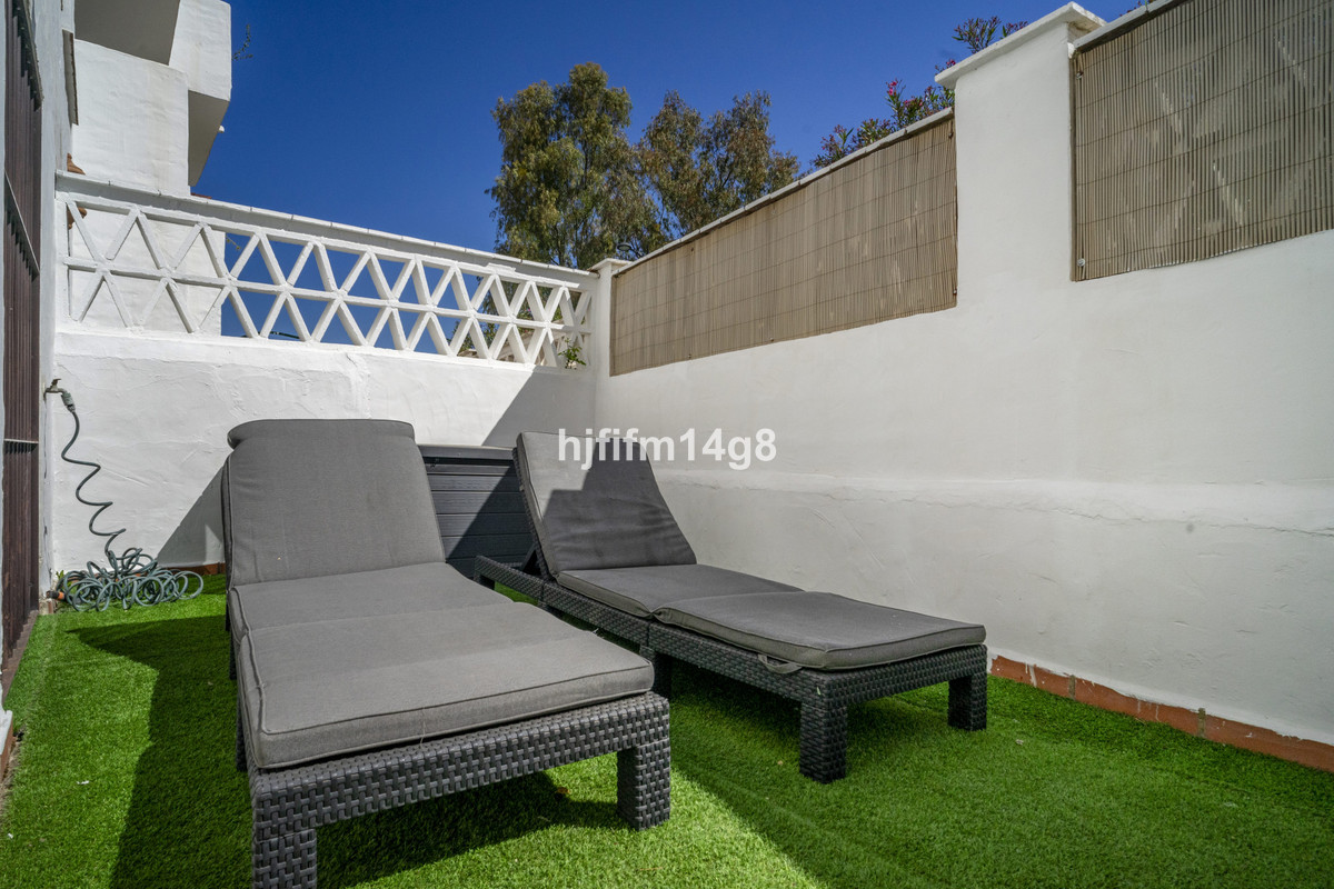 3 Bed Apartment for sale in Nueva Andalucía Costa Del Sol, Málaga, Spain
