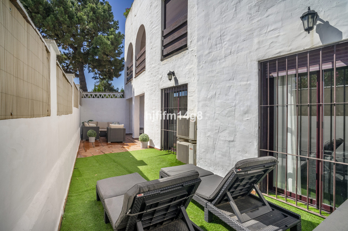 3 Bed Apartment for sale in Nueva Andalucía Costa Del Sol, Málaga, Spain