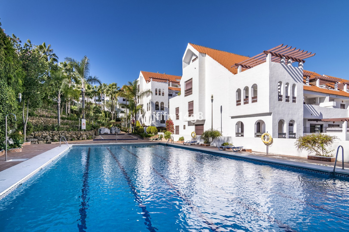 3 Bed Apartment for sale in Nueva Andalucía Costa Del Sol, Málaga, Spain