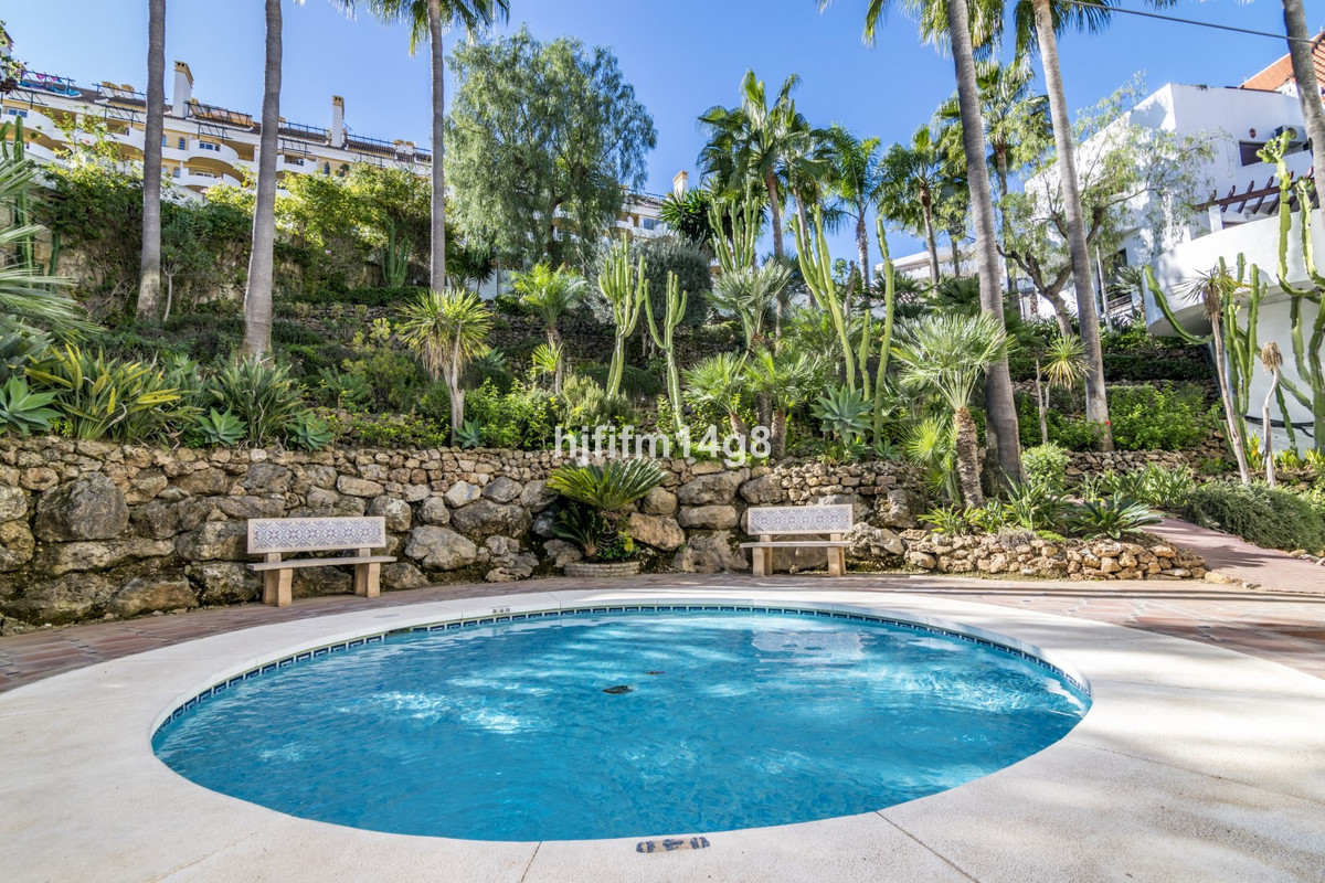 3 Bed Apartment for sale in Nueva Andalucía Costa Del Sol, Málaga, Spain