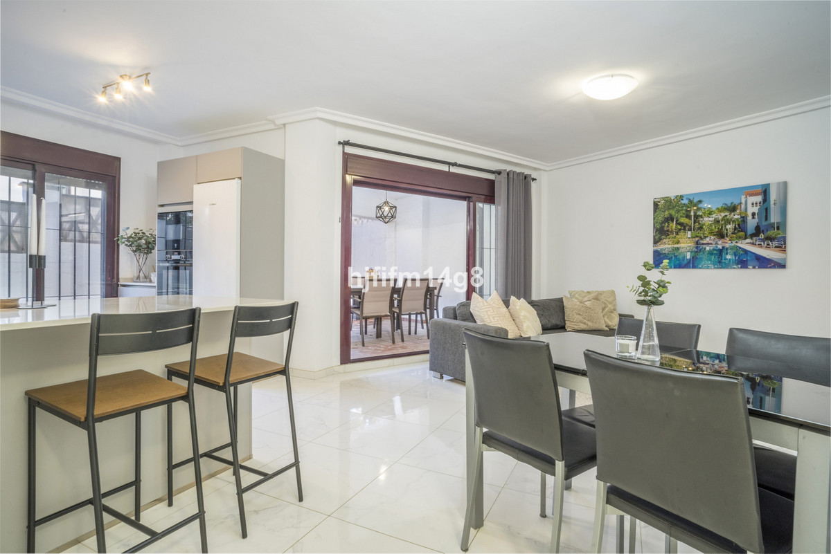 3 Bed Apartment for sale in Nueva Andalucía Costa Del Sol, Málaga, Spain