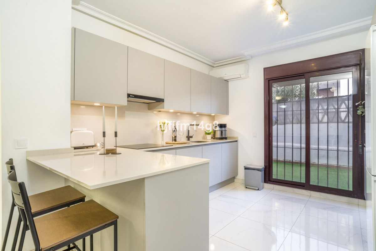 3 Bed Apartment for sale in Nueva Andalucía Costa Del Sol, Málaga, Spain