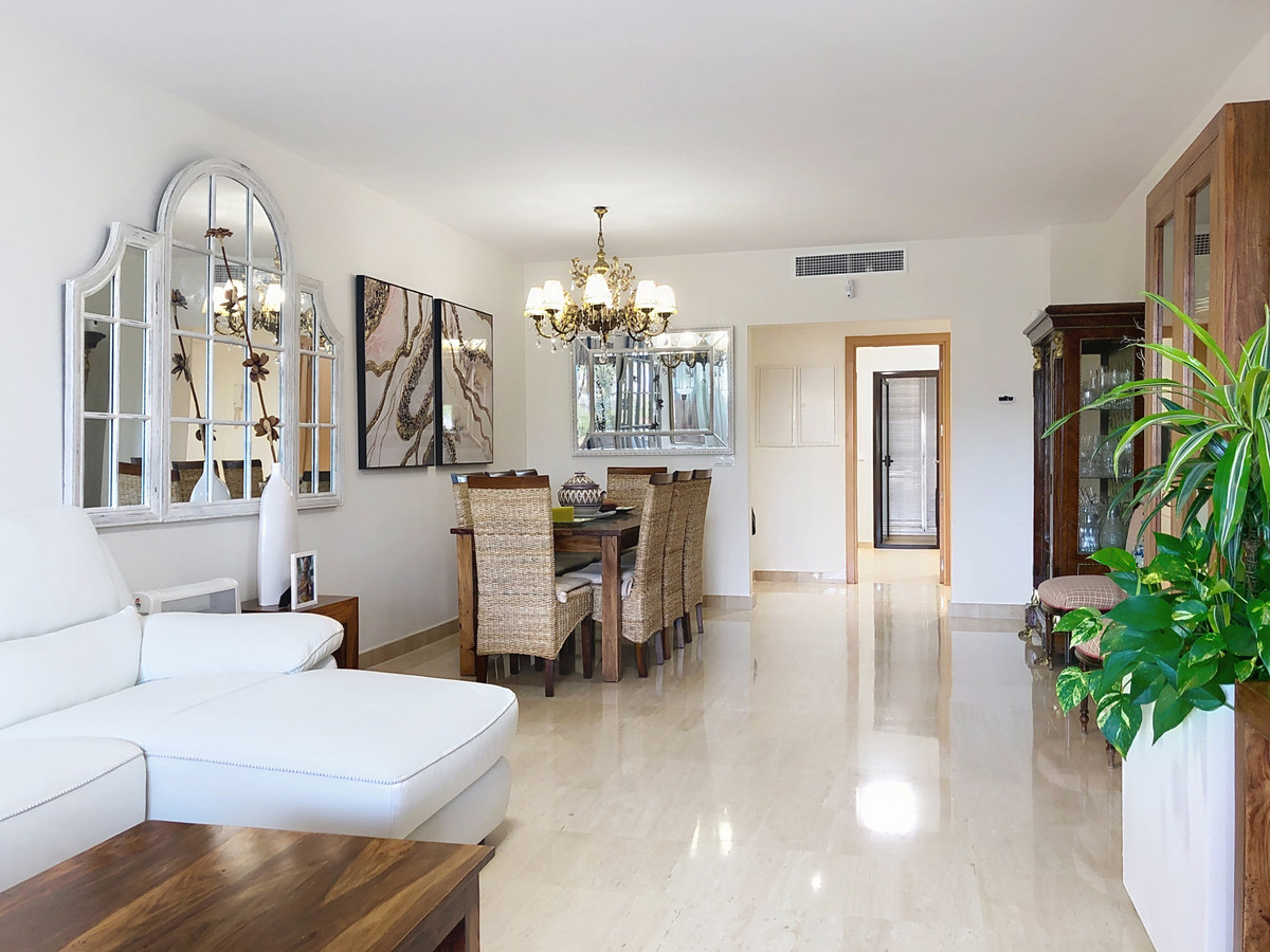 Se vende Apartamento Planta Media de 3 dormitorios en Costa Del Sol, Málaga, España