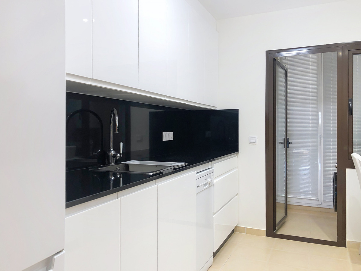 Se vende Apartamento Planta Media de 3 dormitorios en Costa Del Sol, Málaga, España