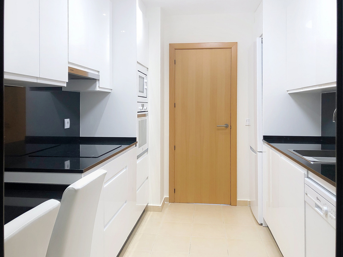 Se vende Apartamento Planta Media de 3 dormitorios en Costa Del Sol, Málaga, España
