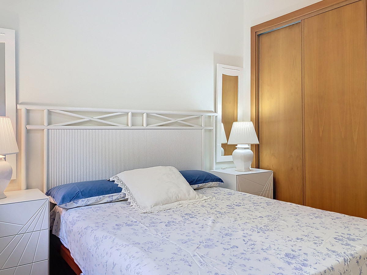 Se vende Apartamento Planta Media de 3 dormitorios en Costa Del Sol, Málaga, España