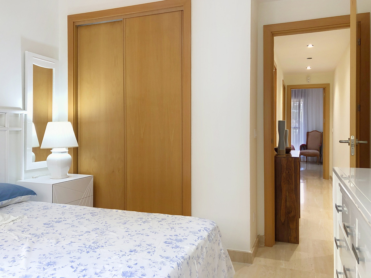 Se vende Apartamento Planta Media de 3 dormitorios en Costa Del Sol, Málaga, España
