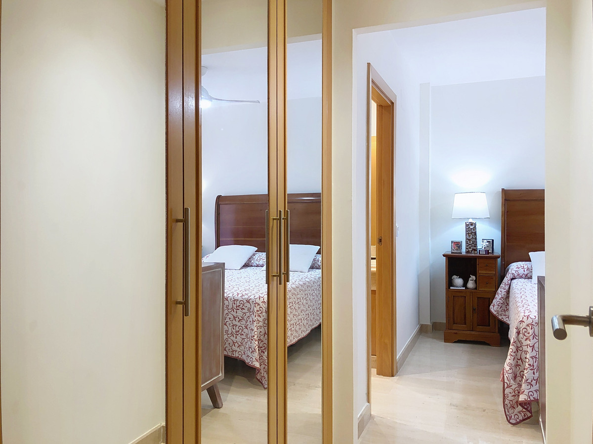 Se vende Apartamento Planta Media de 3 dormitorios en Costa Del Sol, Málaga, España
