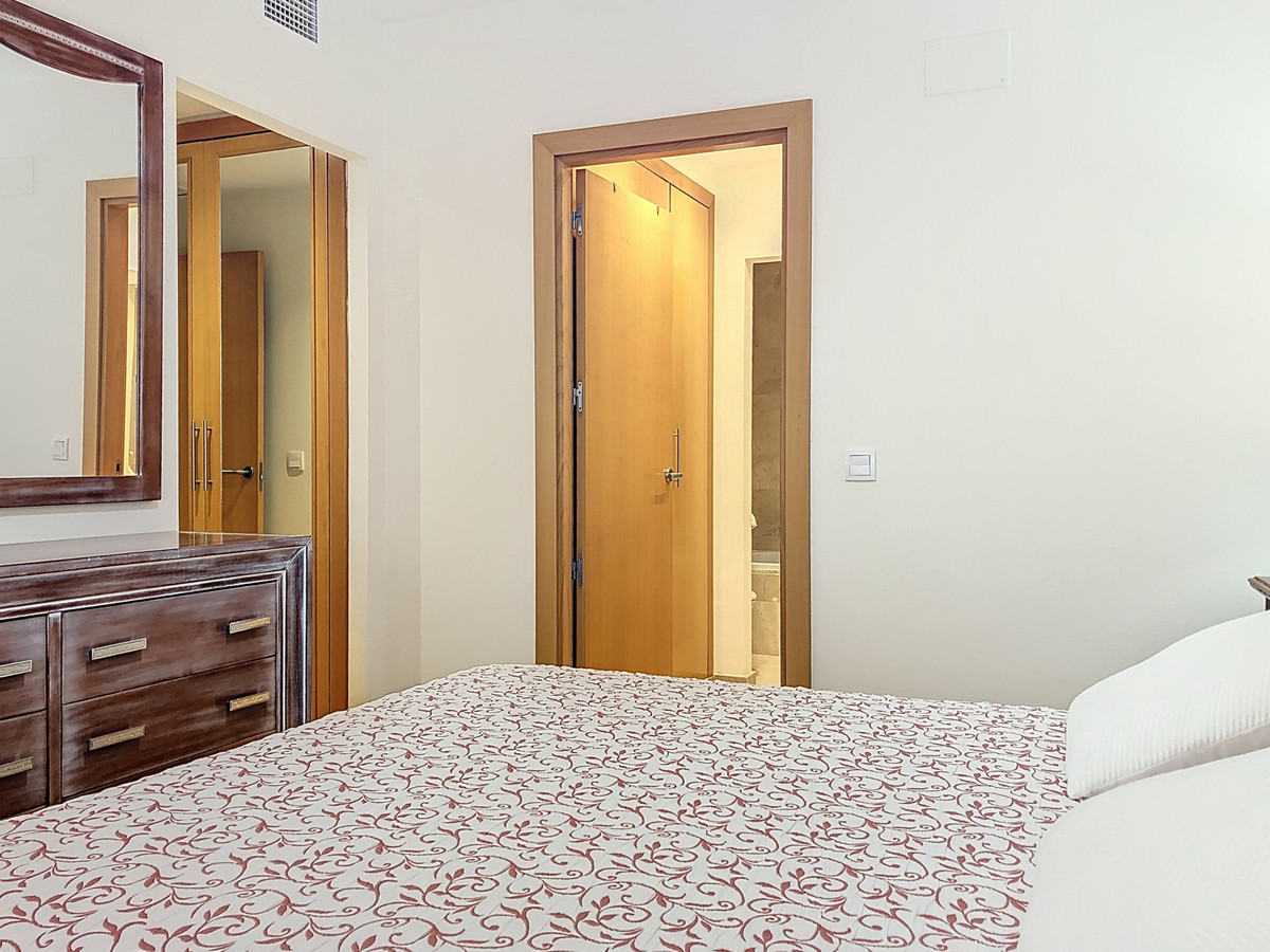 Se vende Apartamento Planta Media de 3 dormitorios en Costa Del Sol, Málaga, España