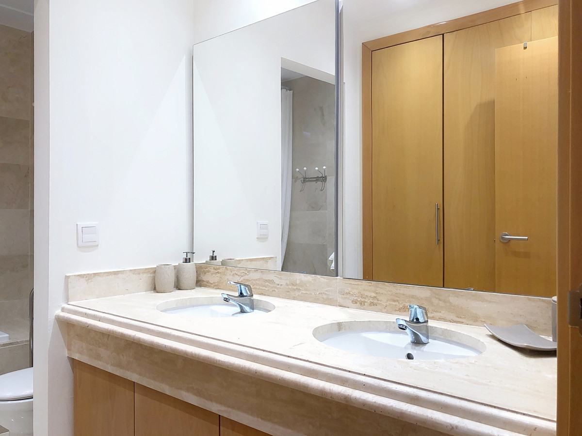 Se vende Apartamento Planta Media de 3 dormitorios en Costa Del Sol, Málaga, España