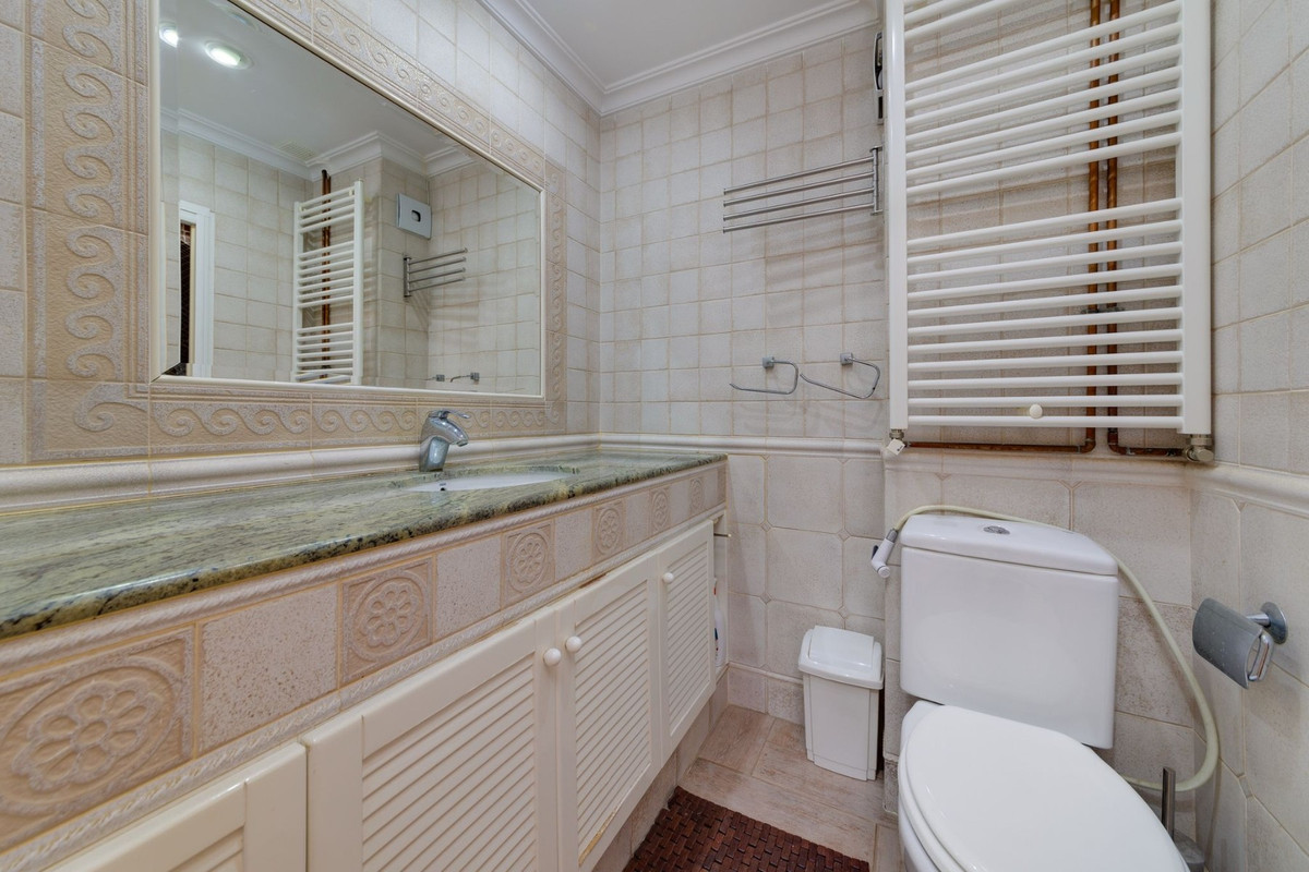 3 Bed Apartment for sale in Guardamar Del Segura Costa Blanca, Alicante, Spain