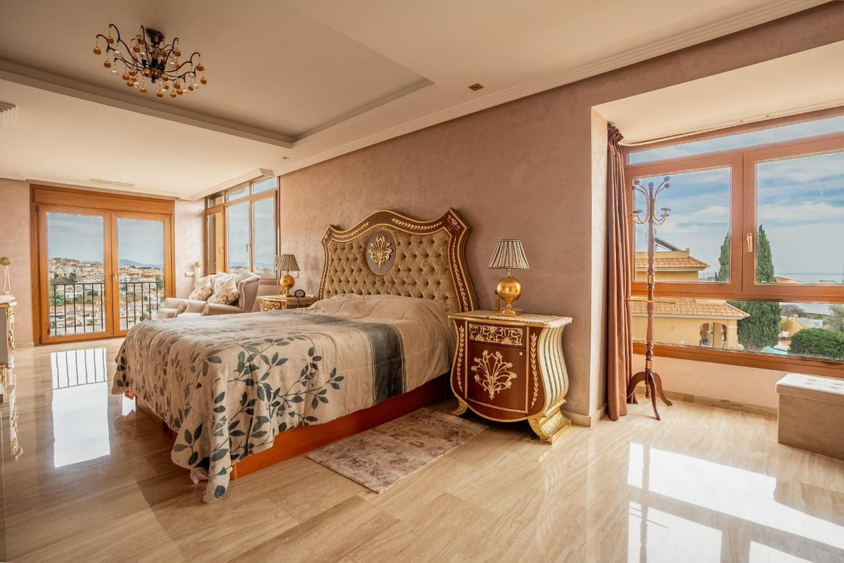 5 Bed Townhouse for sale in Benalmadena Costa Costa Del Sol, Málaga, Spain
