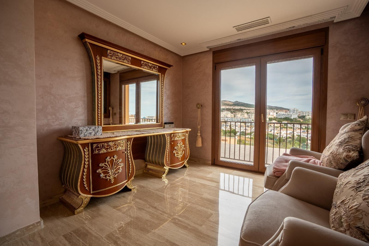 5 Bed Townhouse for sale in Benalmadena Costa Costa Del Sol, Málaga, Spain