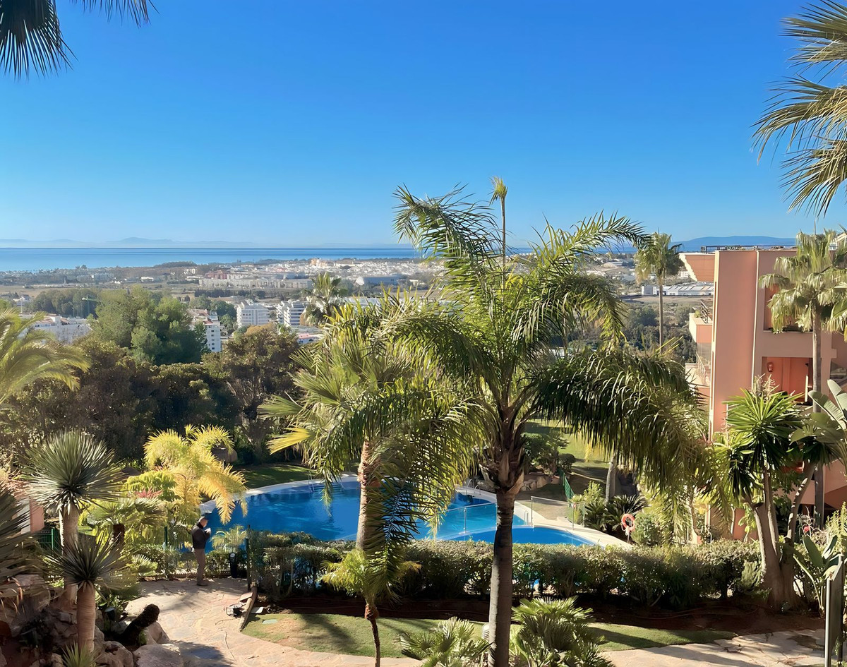 2 Bed Apartment for sale in Nueva Andalucía Costa Del Sol, Málaga, Spain