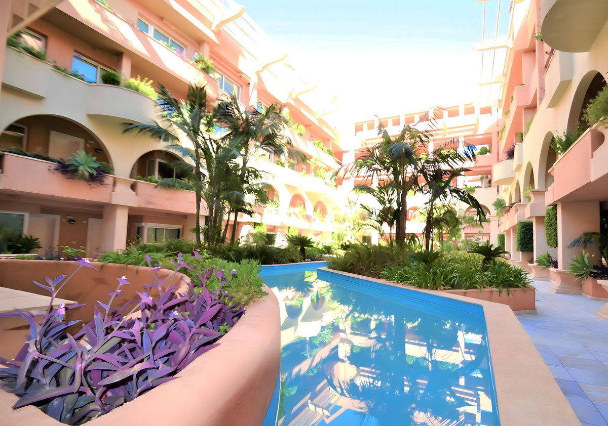2 Bed Apartment for sale in Nueva Andalucía Costa Del Sol, Málaga, Spain