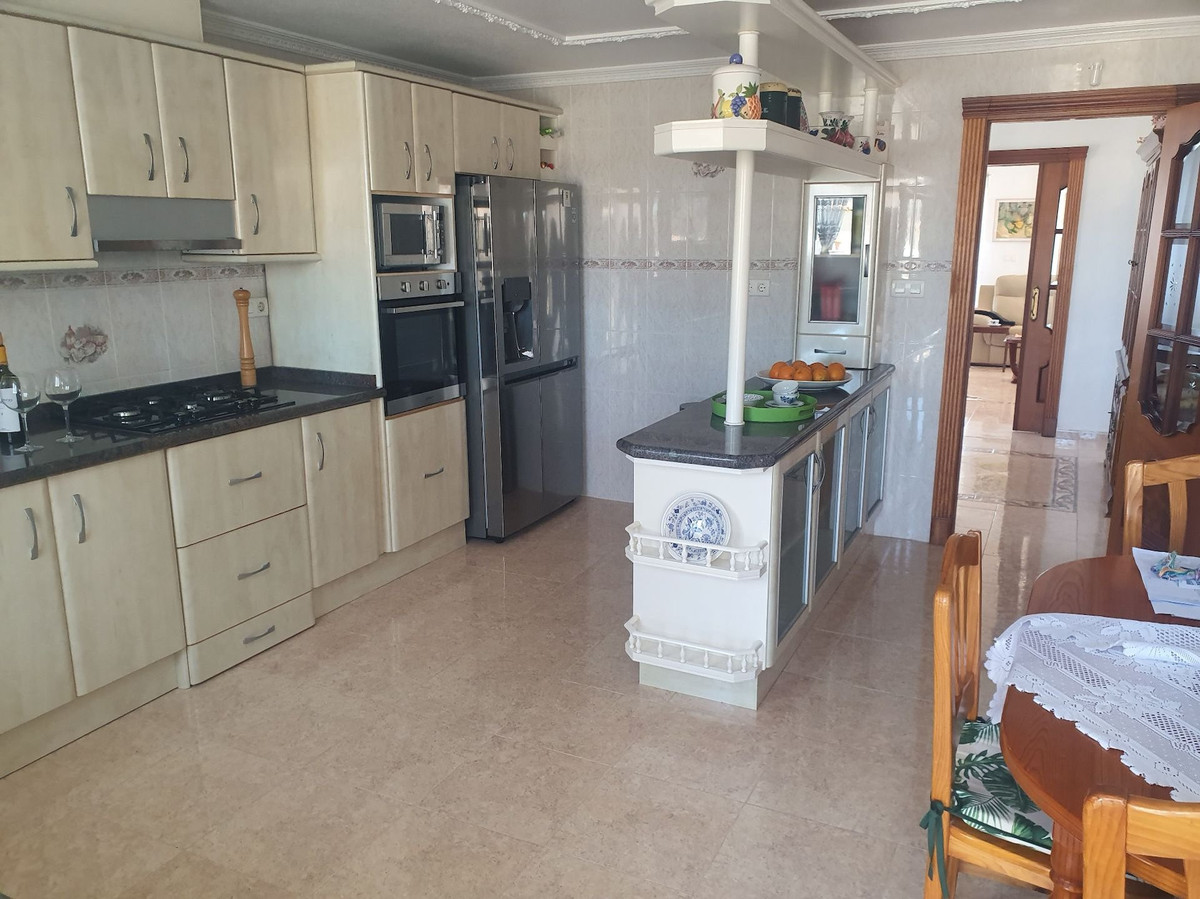 4 Bed Townhouse for sale in Algorfa Costa Blanca, Alicante, Spain