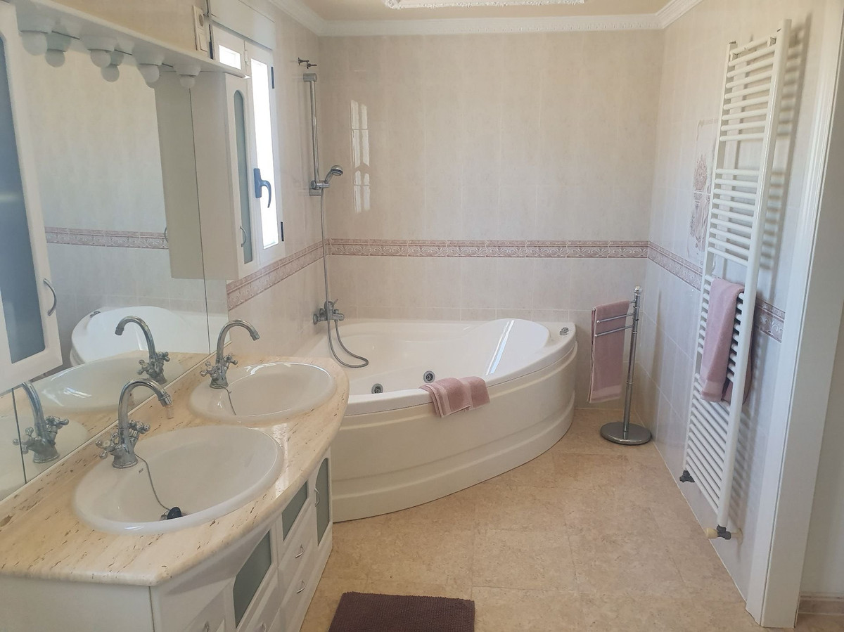 4 Bed Townhouse for sale in Algorfa Costa Blanca, Alicante, Spain