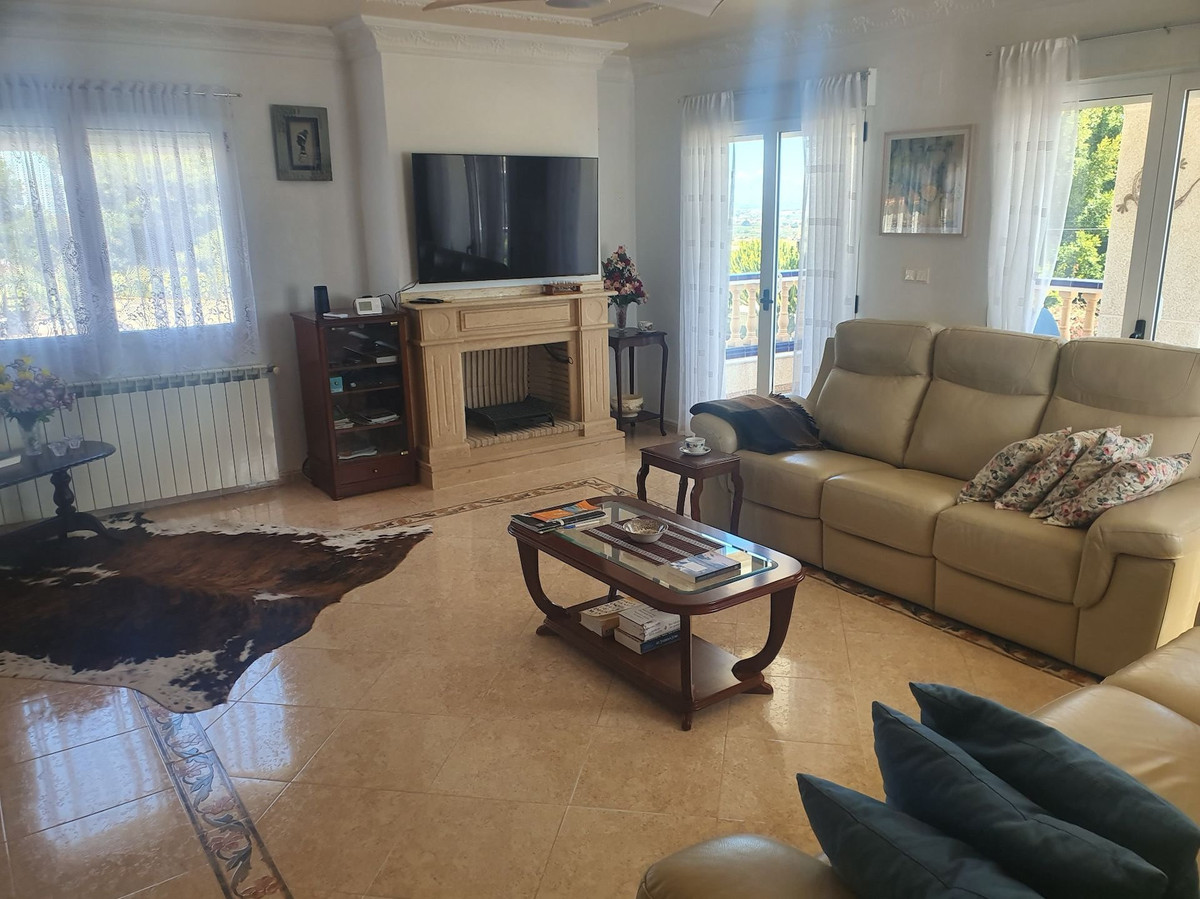 4 Bed Townhouse for sale in Algorfa Costa Blanca, Alicante, Spain
