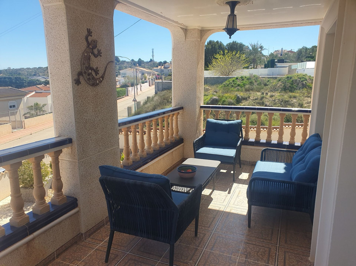 4 Bed Townhouse for sale in Algorfa Costa Blanca, Alicante, Spain