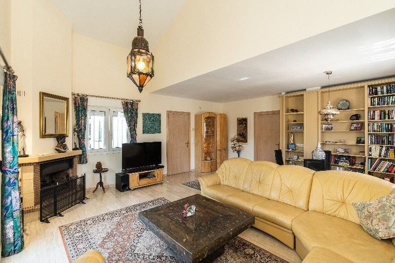 3 Bed Townhouse for sale in Marbesa Costa Del Sol, Málaga, Spain