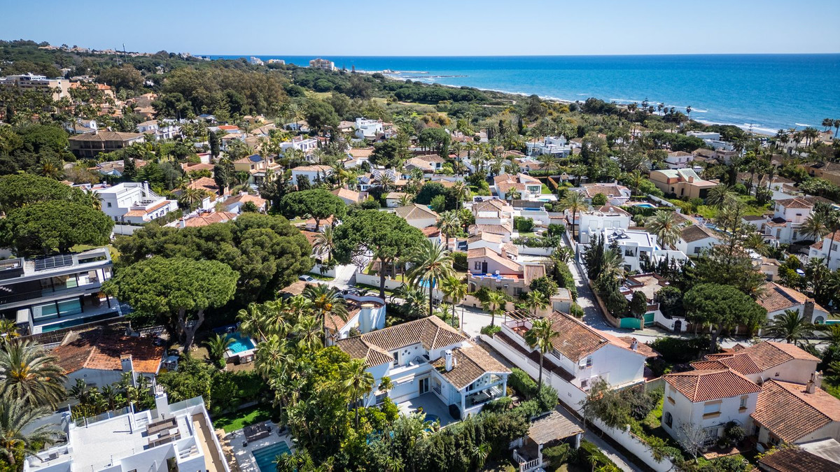 3 Bed Townhouse for sale in Marbesa Costa Del Sol, Málaga, Spain