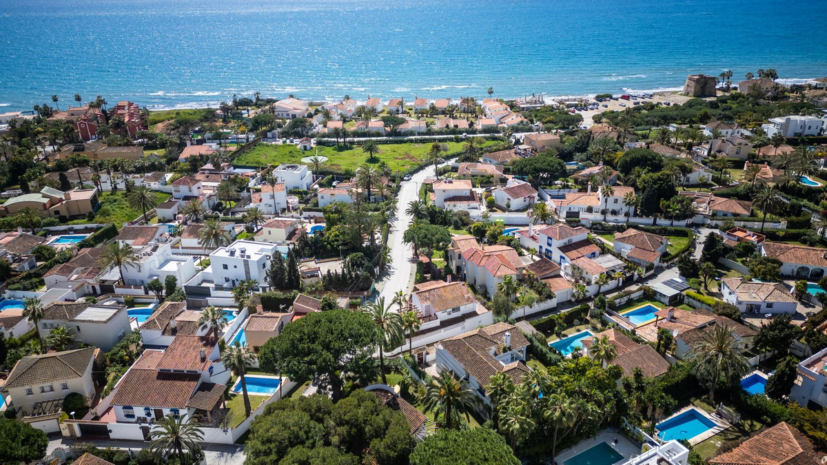 3 Bed Townhouse for sale in Marbesa Costa Del Sol, Málaga, Spain
