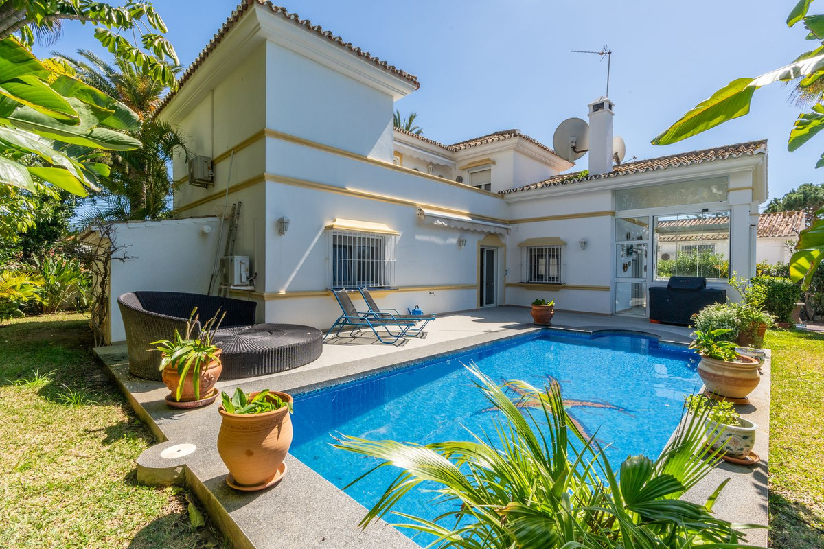 3 Bed Townhouse for sale in Marbesa Costa Del Sol, Málaga, Spain