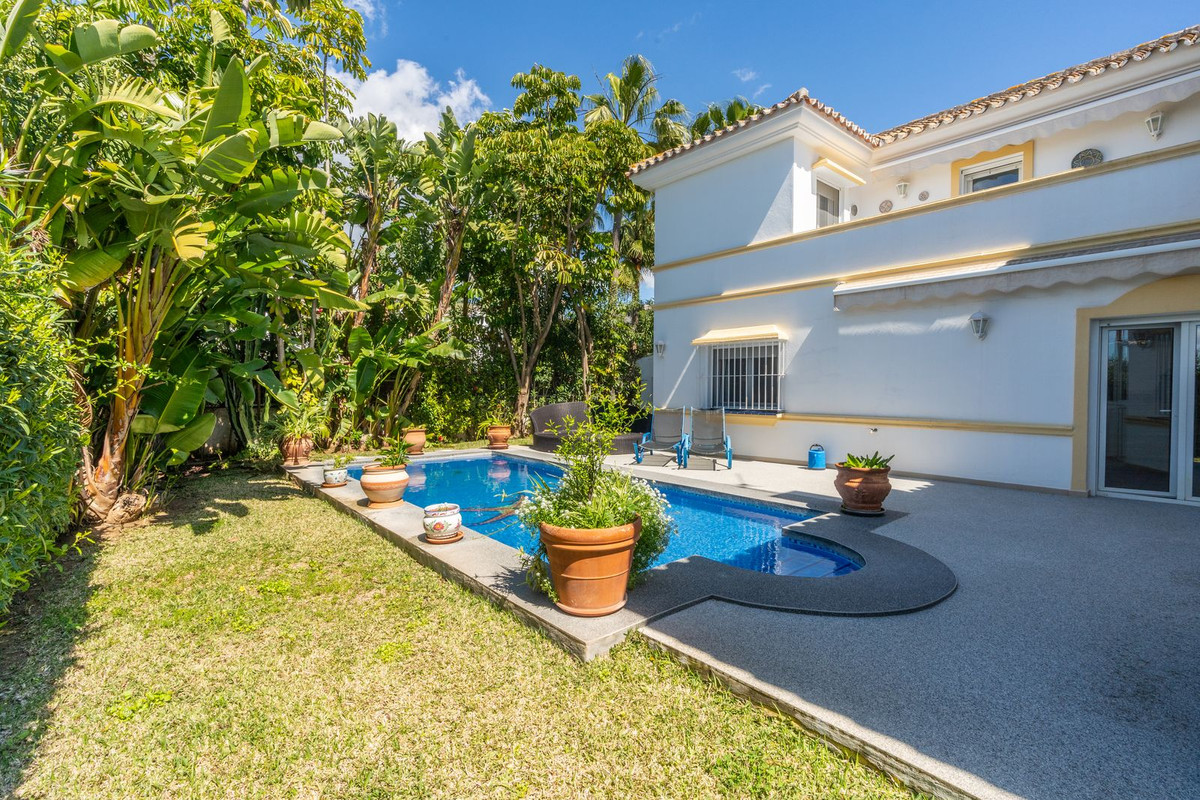 3 Bed Townhouse for sale in Marbesa Costa Del Sol, Málaga, Spain