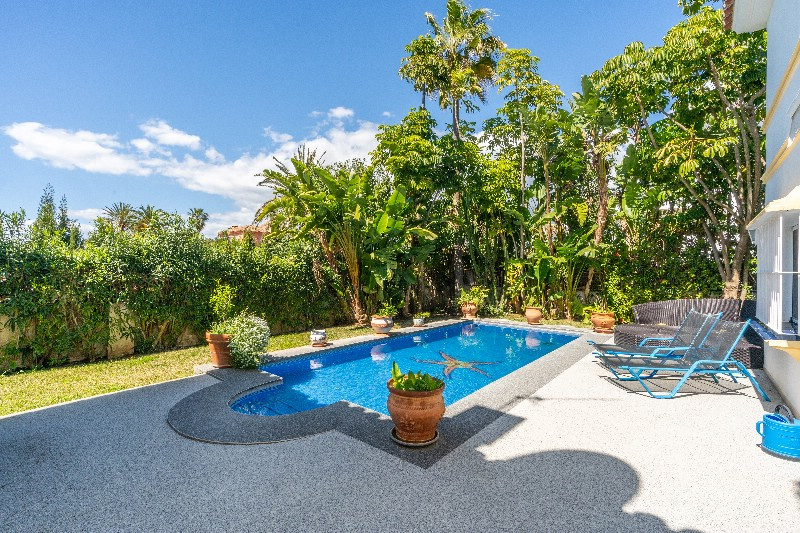 3 Bed Townhouse for sale in Marbesa Costa Del Sol, Málaga, Spain