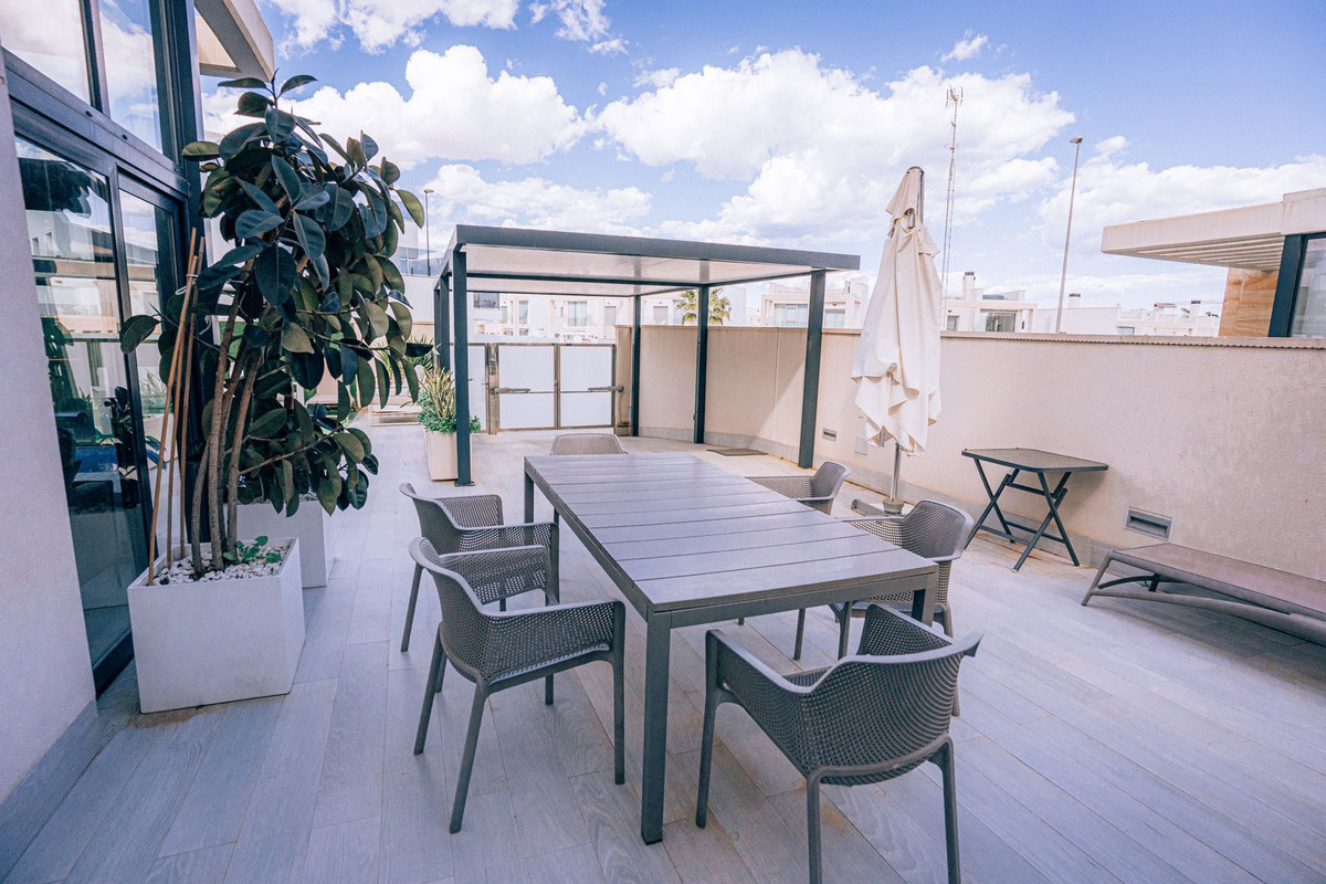Se vende Villa - Chalet de 3 dormitorios en Costa Blanca, Alicante, España
