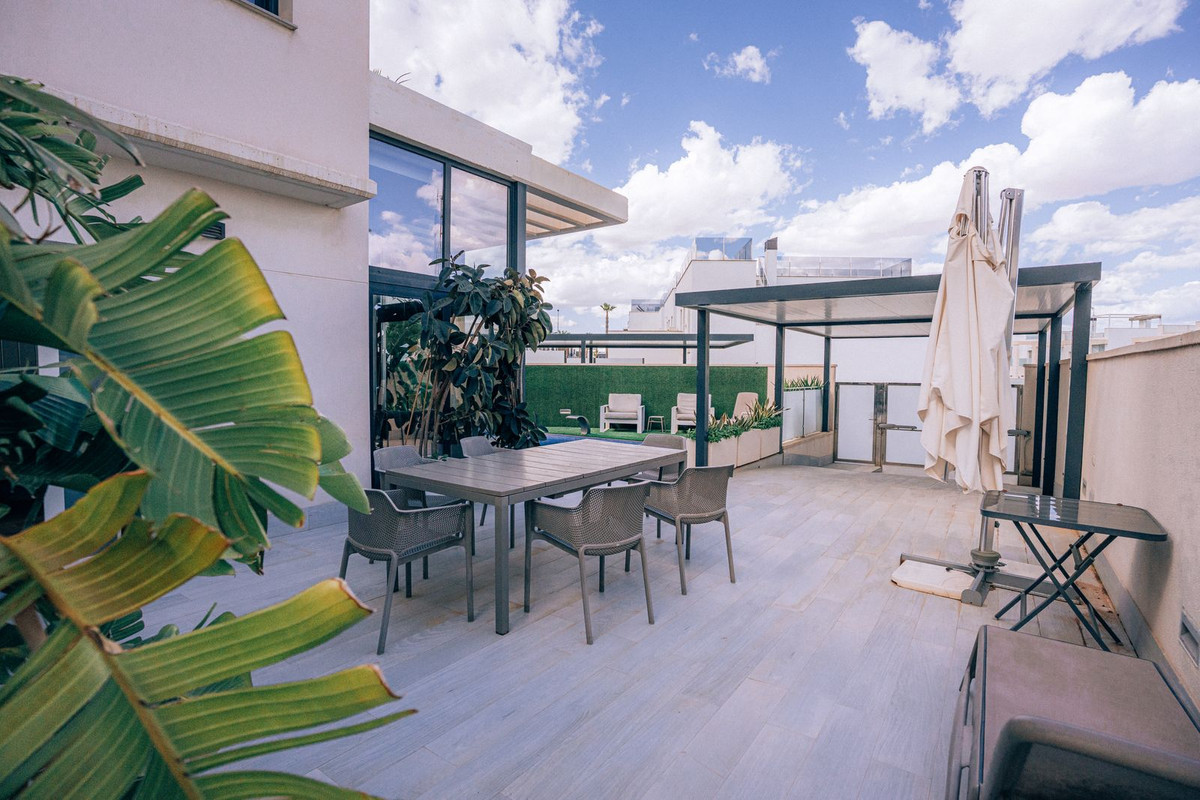 Se vende Villa - Chalet de 3 dormitorios en Costa Blanca, Alicante, España