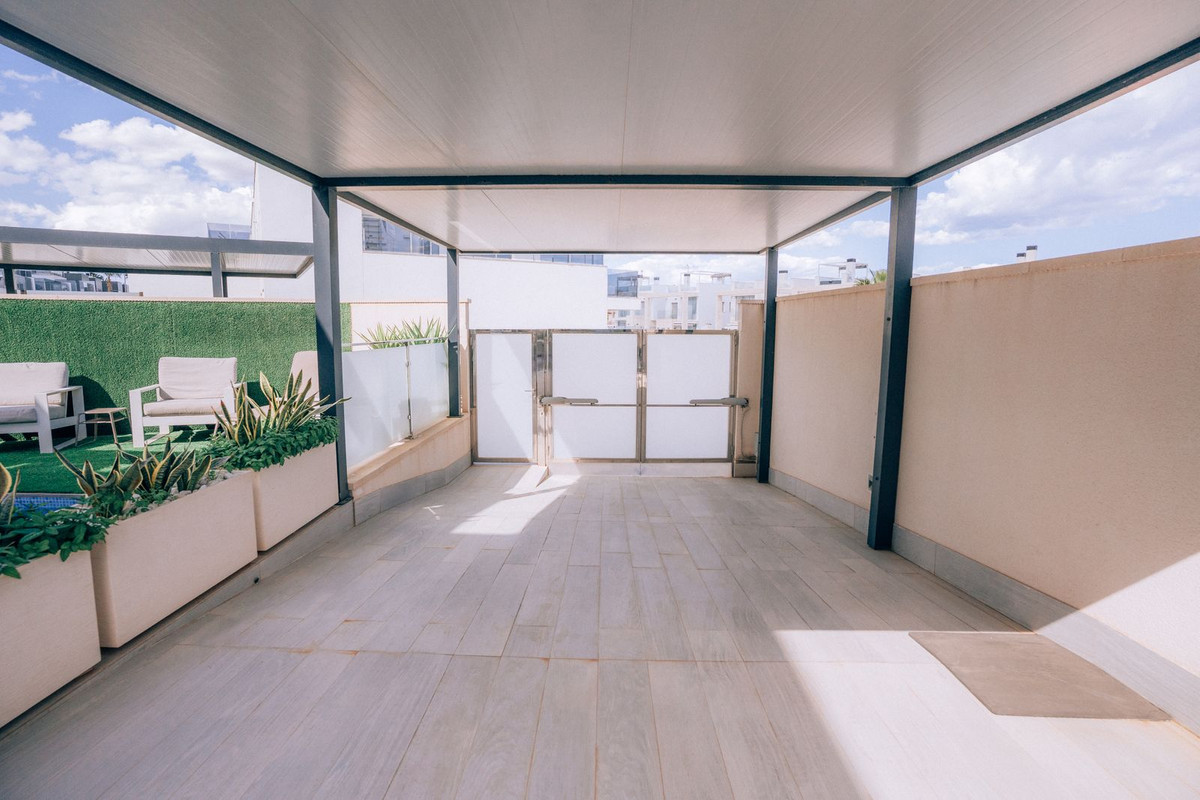 Se vende Villa - Chalet de 3 dormitorios en Costa Blanca, Alicante, España