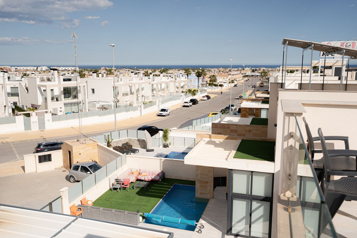 Se vende Villa - Chalet de 3 dormitorios en Costa Blanca, Alicante, España