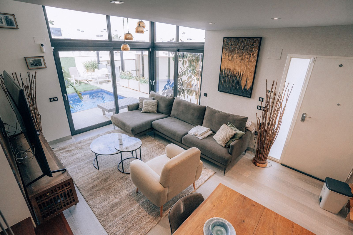 Se vende Villa - Chalet de 3 dormitorios en Costa Blanca, Alicante, España